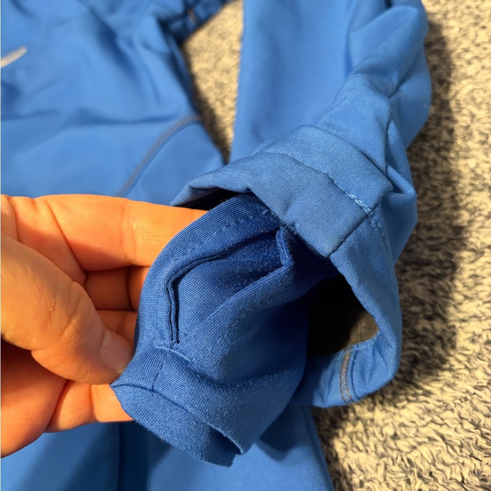 ASICS Men's Vibrant Blue Performance Jacket - Picture 11 of 16
